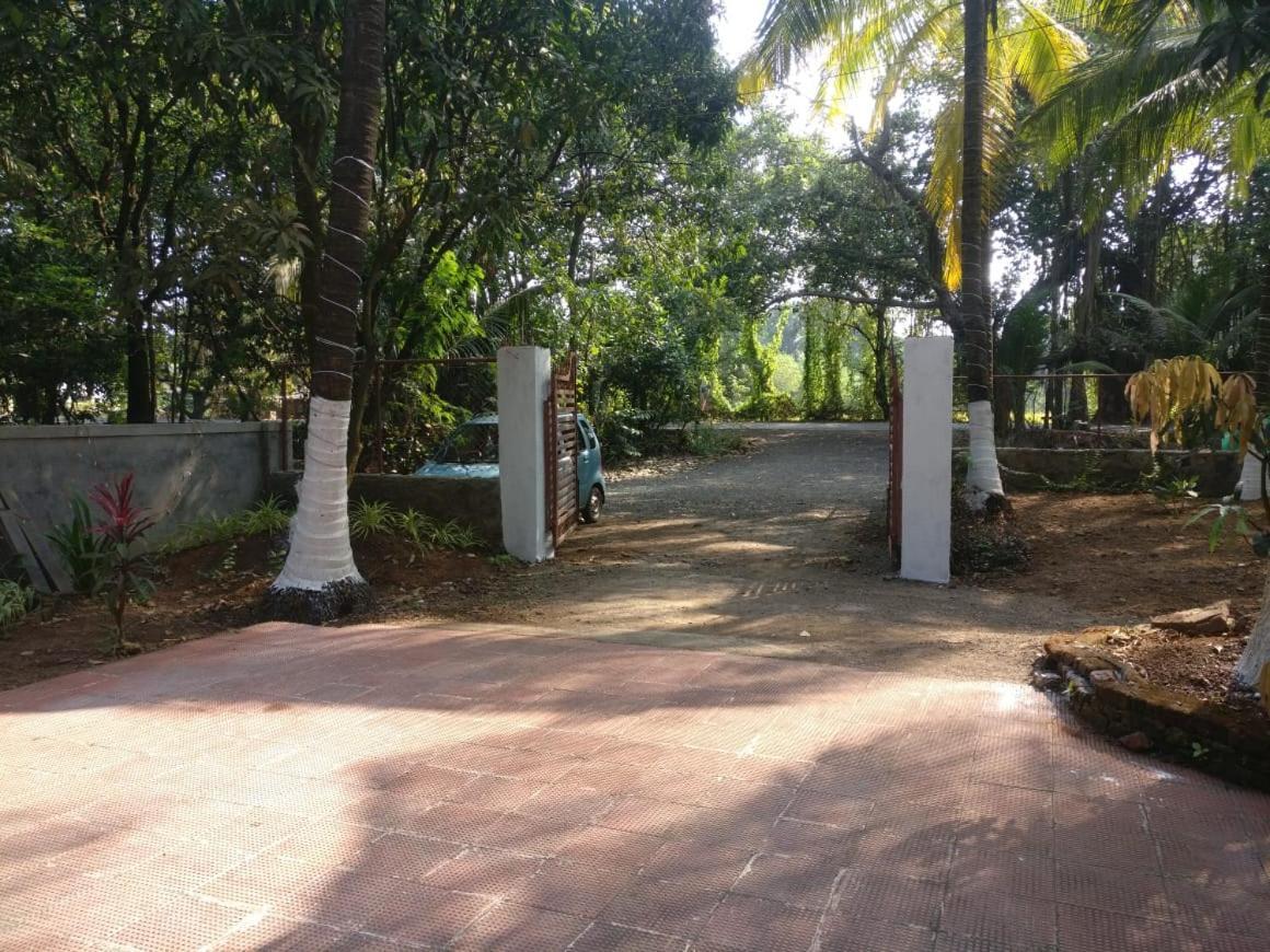 Krushna Kunj Holiday Home Alibag Luaran gambar